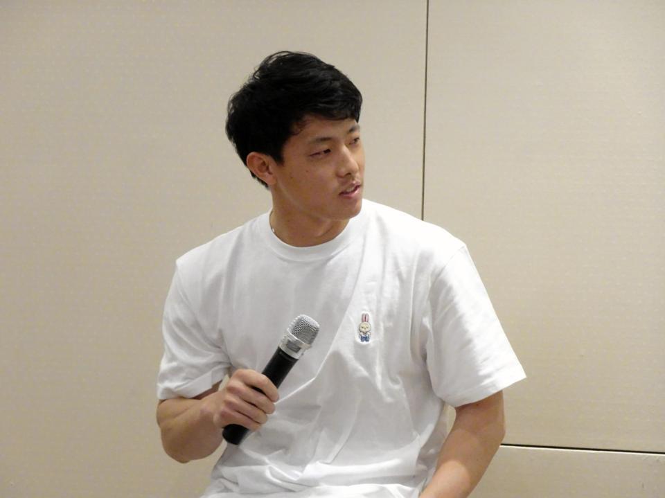 　都内でトークショーを行った辰己