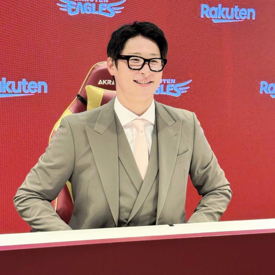 　契約更改を終えた内