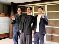 　新春トークショーに参加した左から田中瑛、山崎、泉口