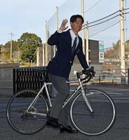 　愛用の自転車を持参したドラフト１位の大川（撮影・持木克友）