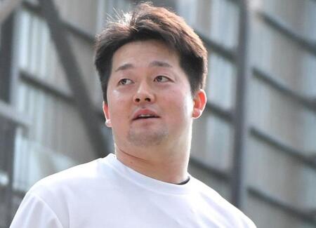 DeNA 練習する牧の着用Tシャツが大ウケ 少年時代の顔プリント「当時からお調子者っぽいw」「陽キャ歴が長い」