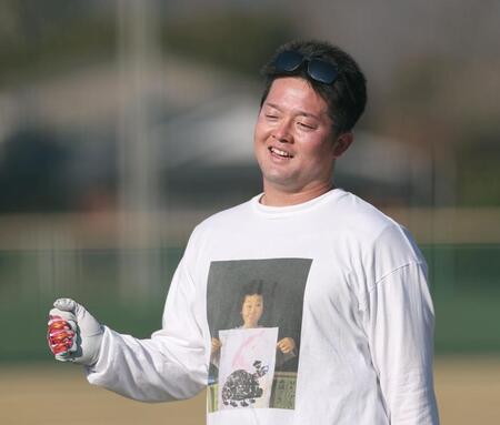 リラックスした表情を見せる牧（撮影・西田忠信）