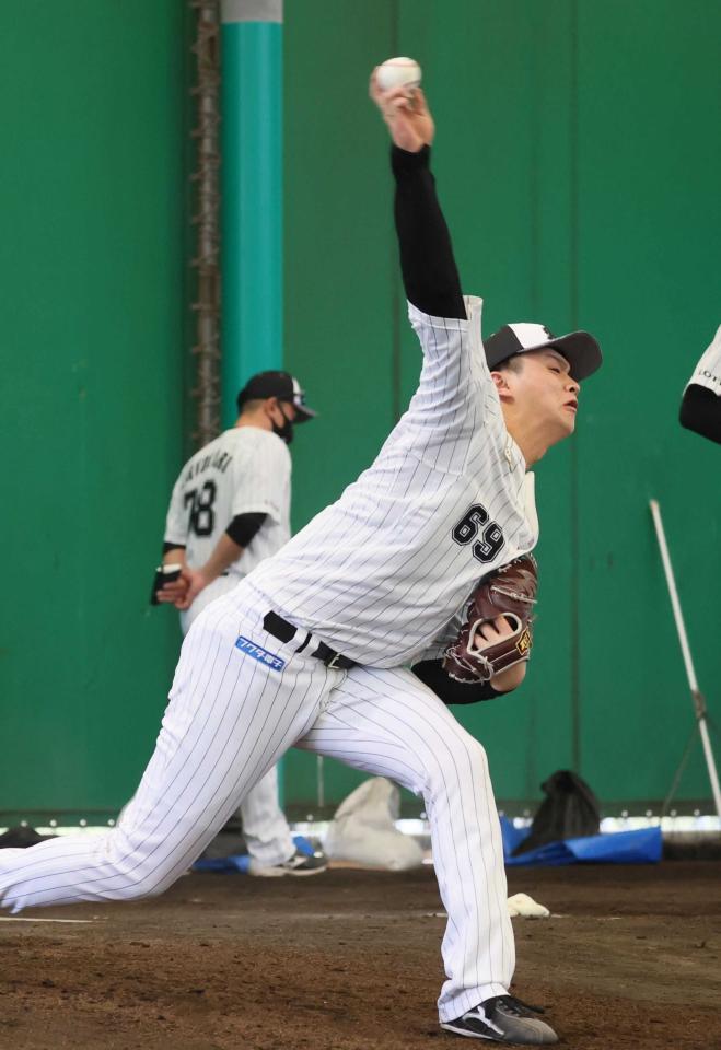 ロッテ時代の土居豪人＝２０２２年