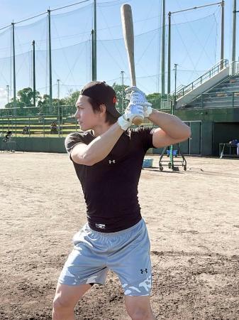 　練習を公開したロッテの藤原＝沖縄県内（球団提供）