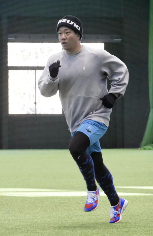 　練習を公開した柳