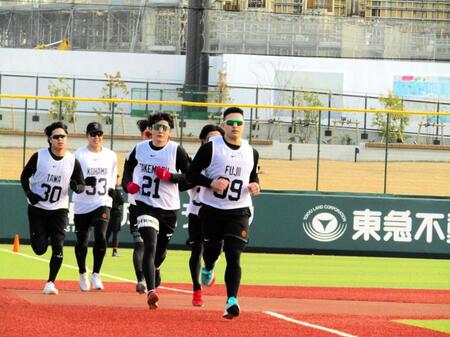 １５００メートル走で支配下で１位の数字をマークした竹丸