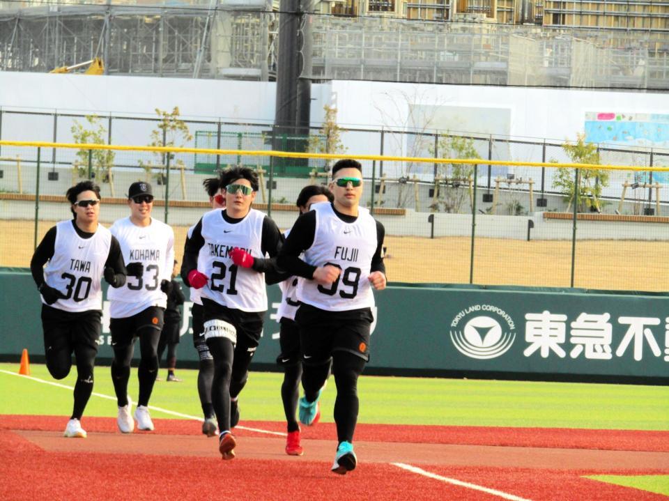 １５００メートル走で支配下で１位の数字をマークした竹丸