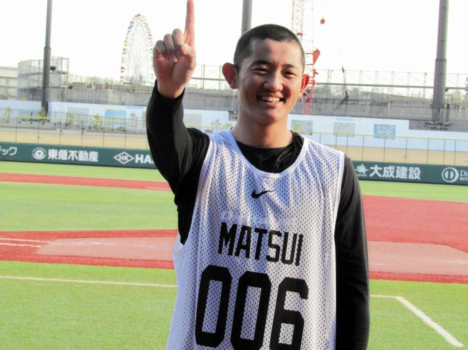１５００メートル走で新人１位の数字をマークした松井蓮