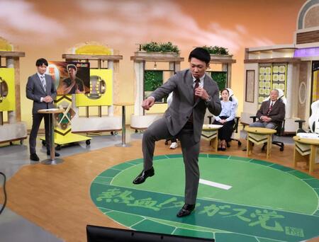 改造中の投球フォームを披露する石井（撮影・西田忠信）