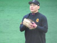 自主トレを行う丸