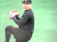 自主トレを行う丸