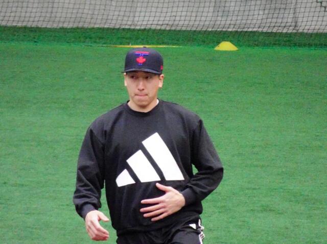 ジャイアンツ球場で自主トレを行う大勢