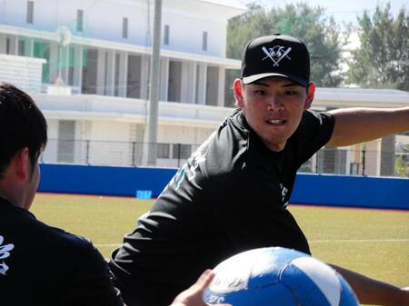 自主トレを公開した野村