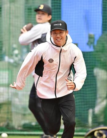 自主トレに励む曽谷（撮影・高部洋祐）