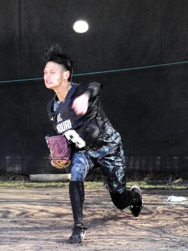 １軍キャンプ帯同が決まったドラ２の毛利は新人合同自主トレでブルペンに入る