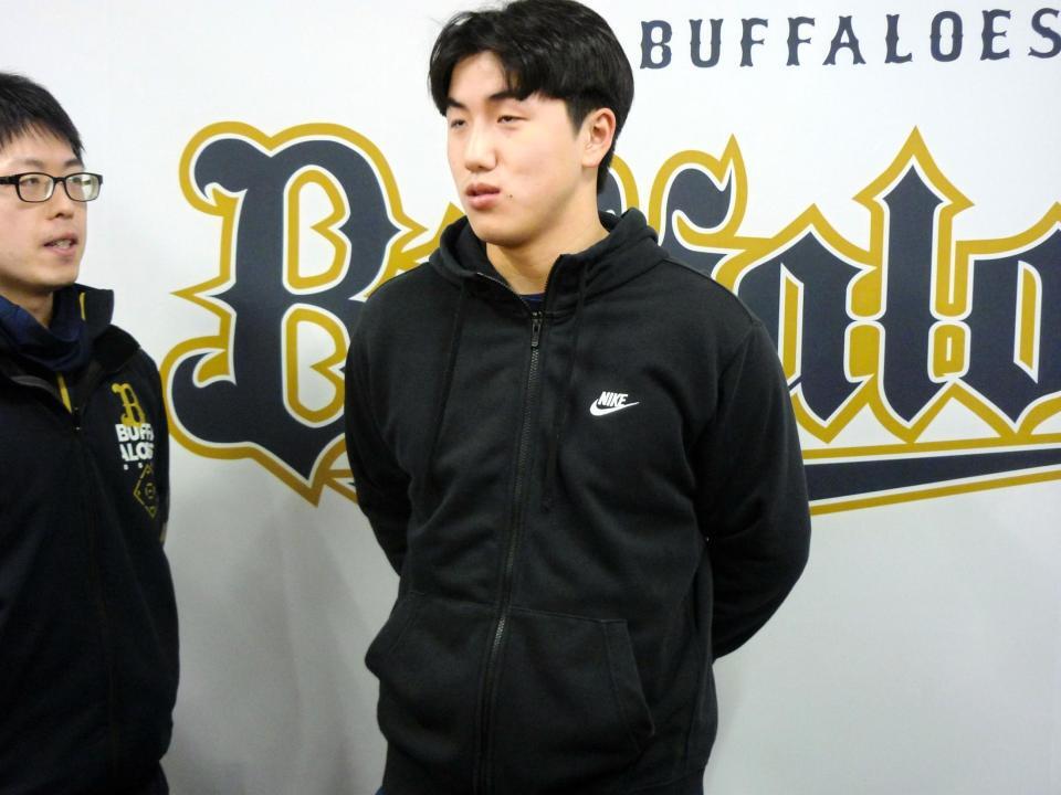 取材に応じた陳睦衡