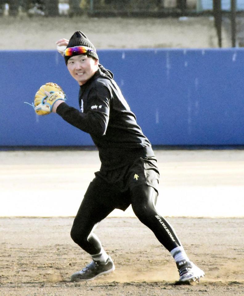 　練習を公開した源田