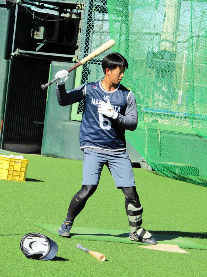 　新人合同自主トレに参加した松下