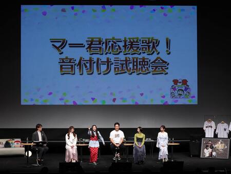 トークで盛り上がる（左から）上重聡アナウンサー、佐々木彩夏、百田夏菜子、田中将、玉井詩織、高城れに（撮影・佐々木彰尚）