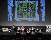 ゲームで盛り上がる（左から上重聡アナウンサー、）佐々木彩夏、百田夏菜子、田中将、玉井詩織、高城れに（撮影・佐々木彰尚）