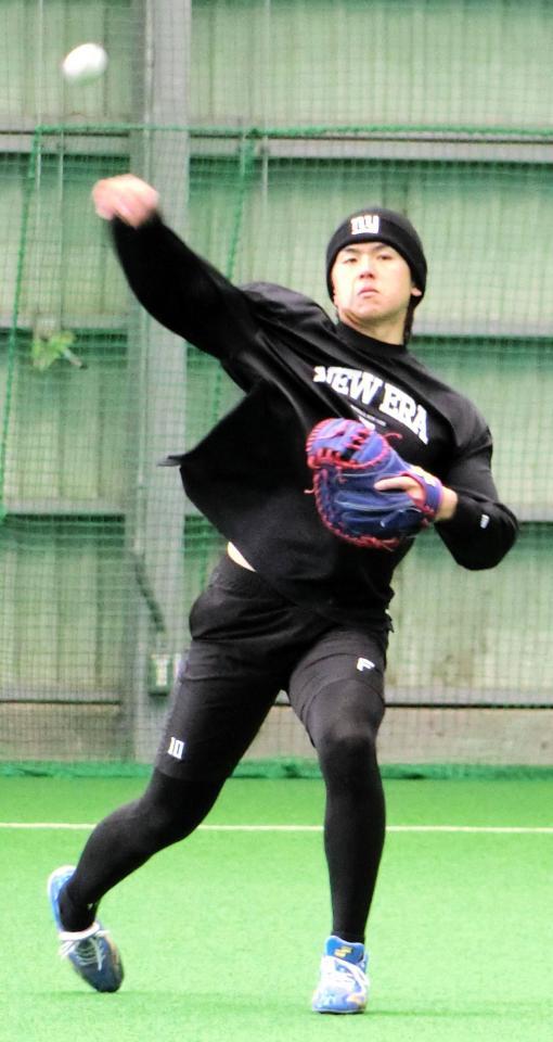 キャッチボールをする清水優