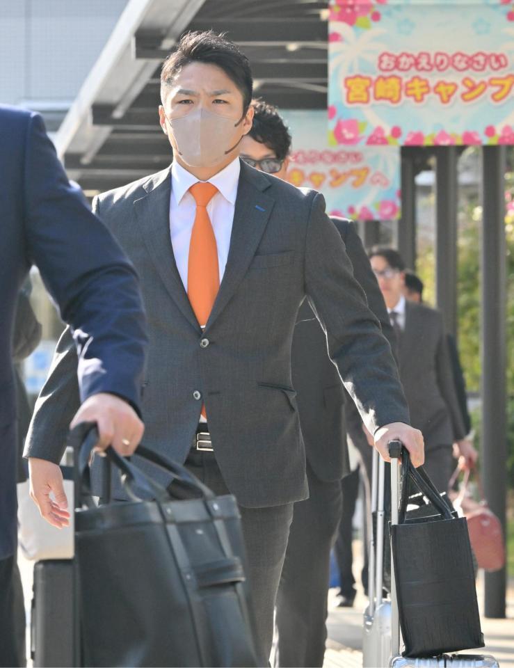 キャンプ地の宮崎に到着した則本