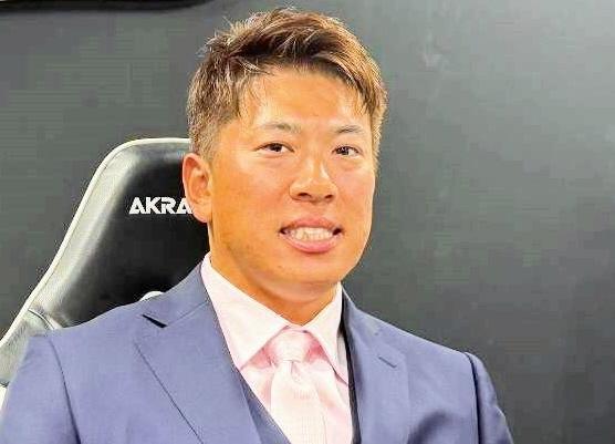 ロッテ・角中勝也 妻と結婚記念日をお祝い 記念写真も添え「たぶん