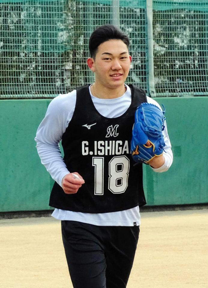 新人合同自主トレ最終日を迎えたロッテの石垣元