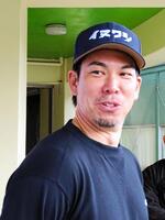 「イヌワシ」キャップをかぶって自主トレした前田健