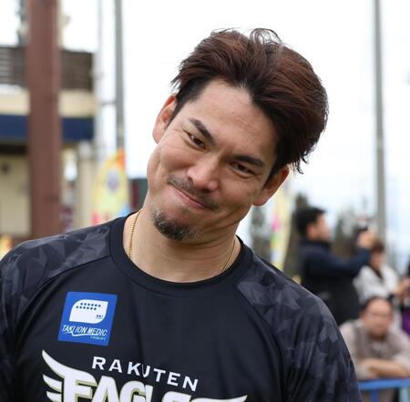 すてきな表情を見せる前田健（撮影・佐々木彰尚）