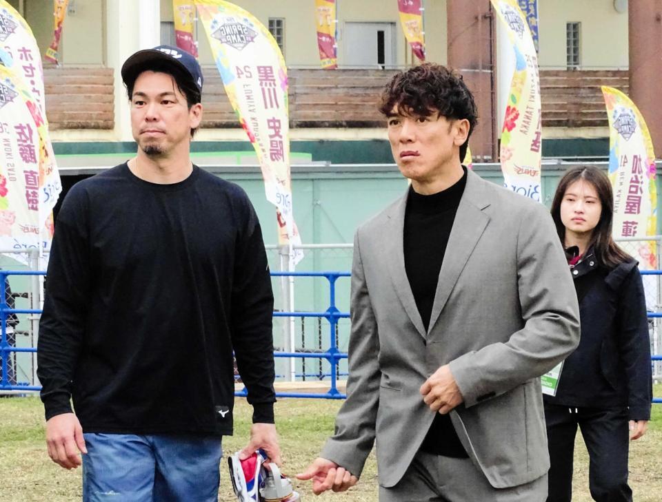 　楽天キャンプ地を訪れた松井稼頭央氏（右）と前田健