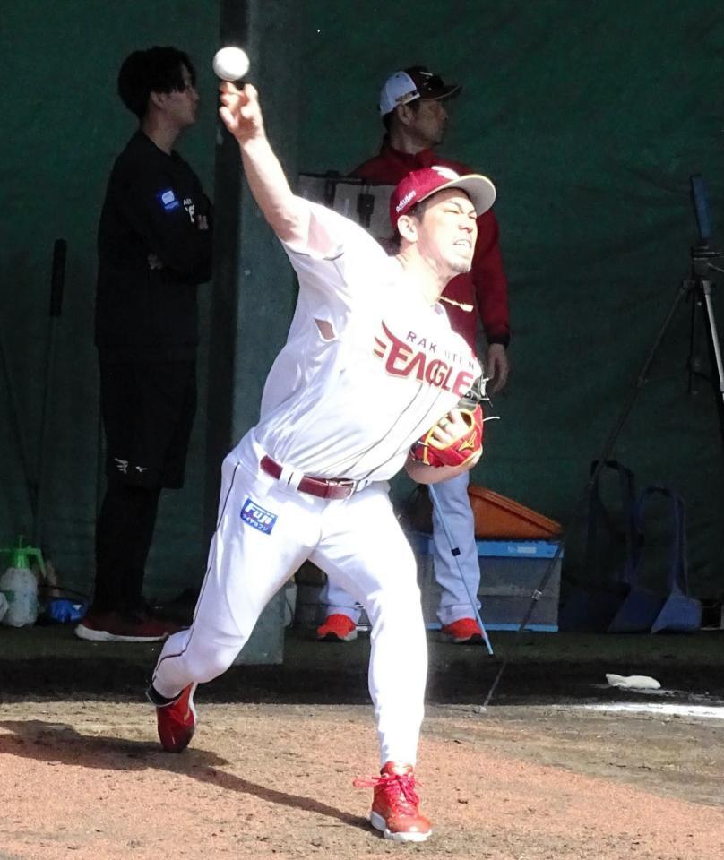 今キャンプ２度目のブルペンに入った前田健