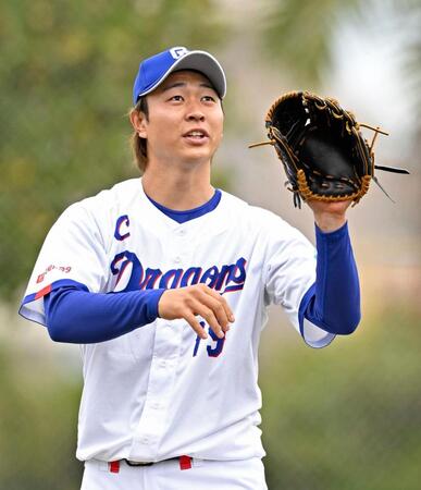 キャッチボールする高橋宏