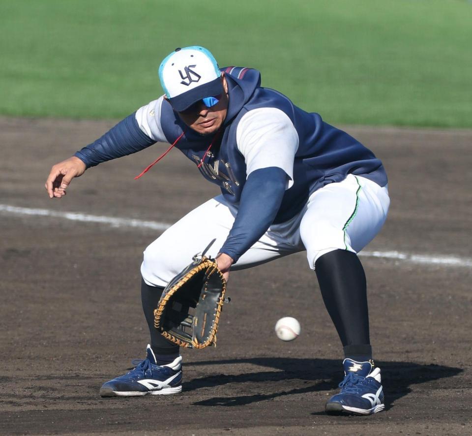 早出特守をするオスナ（撮影・佐々木彰尚）