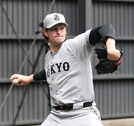 巨人の新助っ投・ウィットリーが初ブルペンで１５３キロ計測！見つめた杉内コーチも「仕上がっている」「えげつない」と驚き顔