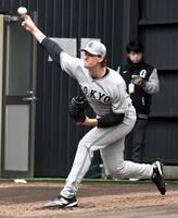 今キャンプで初めてブルペン入りしたウィットリー（撮影・佐藤厚）