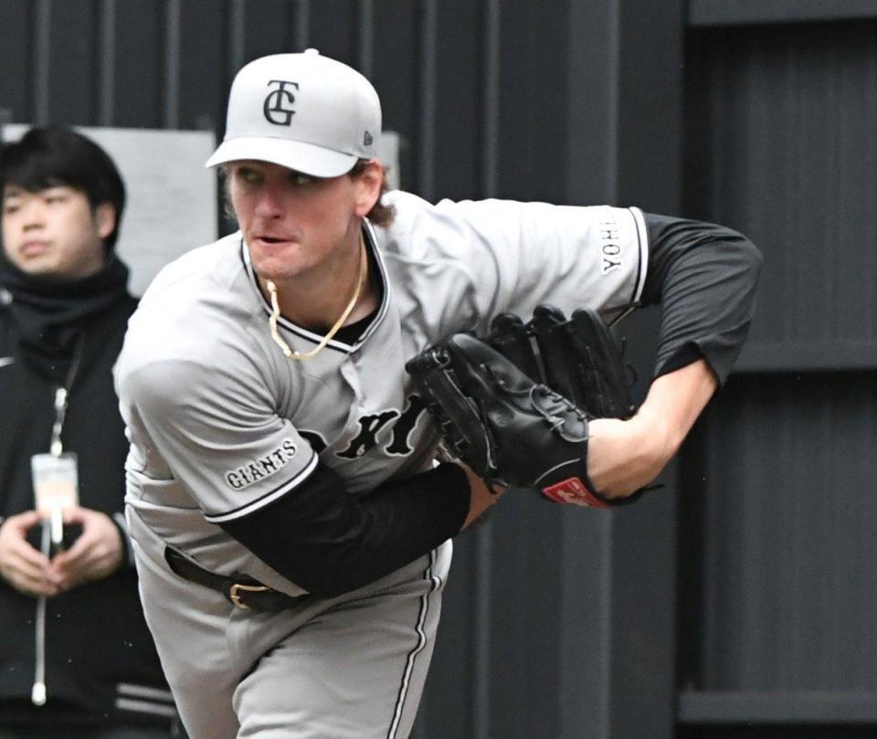 今キャンプで初めてブルペン入りしたウィットリー（撮影・佐藤厚）