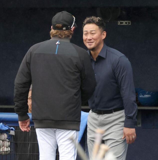 中田氏が古巣訪問「新庄監督の教えが」