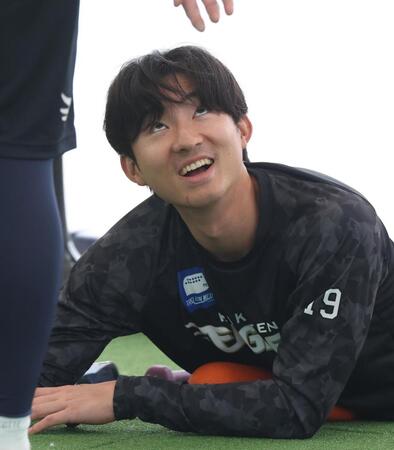 　笑顔を見せる荘司（撮影・佐々木彰尚）