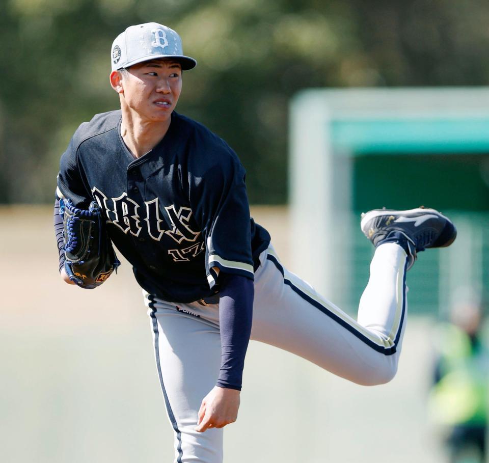 打撃練習に登板した曽谷