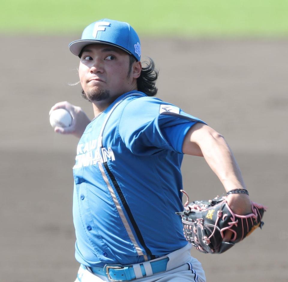 ライブＢＯＰに登板し、投球する伊藤（撮影・西岡正）