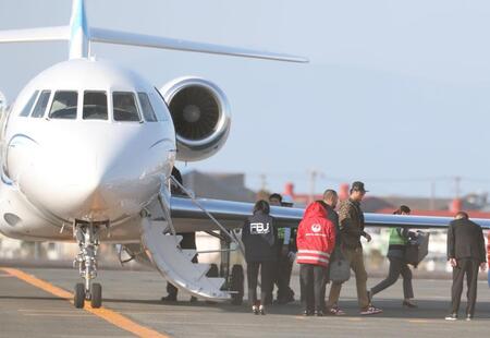 　チャーター機で宮崎入りしたダルビッシュ有（撮影・金田祐二）