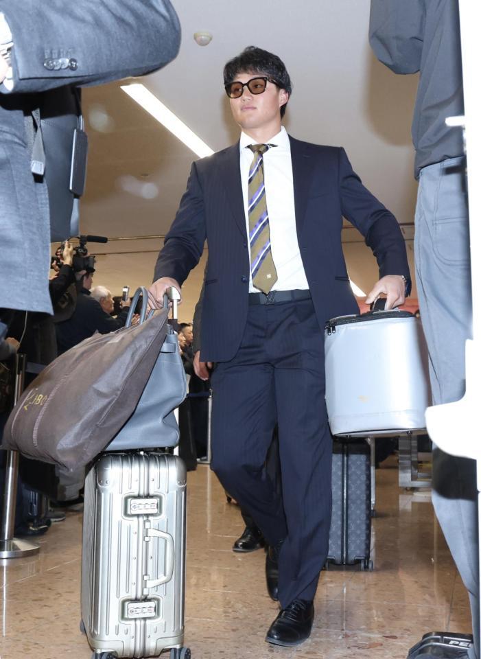 宮崎入りした森下（撮影・伊藤笙子）