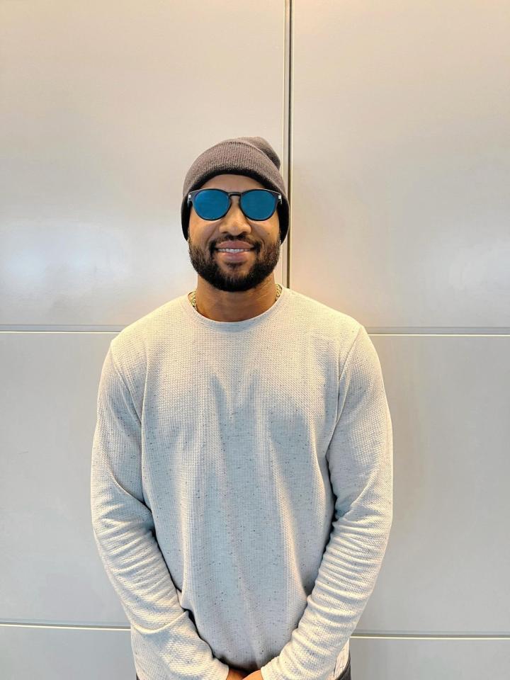 来日したサンタナ（球団提供）