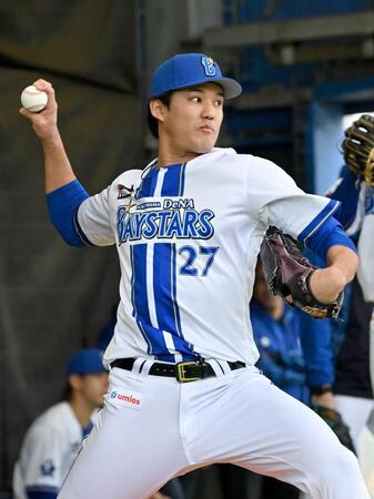 　３日連続でブルペン入りした藤浪