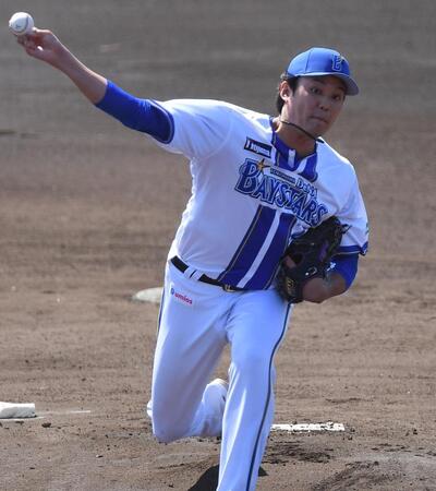 ロッテとの練習試合で力投する藤浪（撮影・開出牧）