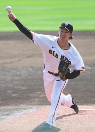 実戦形式の打撃練習に登板した山崎伊