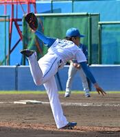 ４回１イニングを抑えきった柴田（撮影・持木克友）