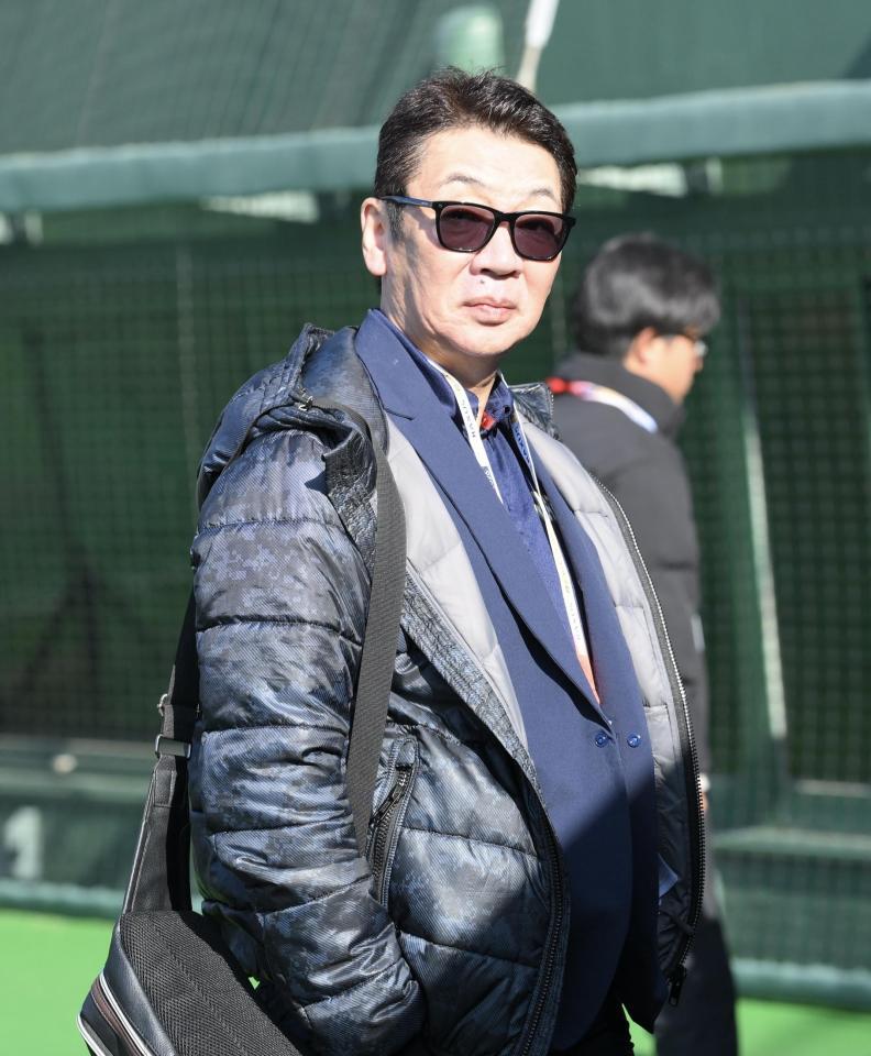 侍ジャパンキャンプを訪れた宮根誠司（撮影・伊藤笙子）