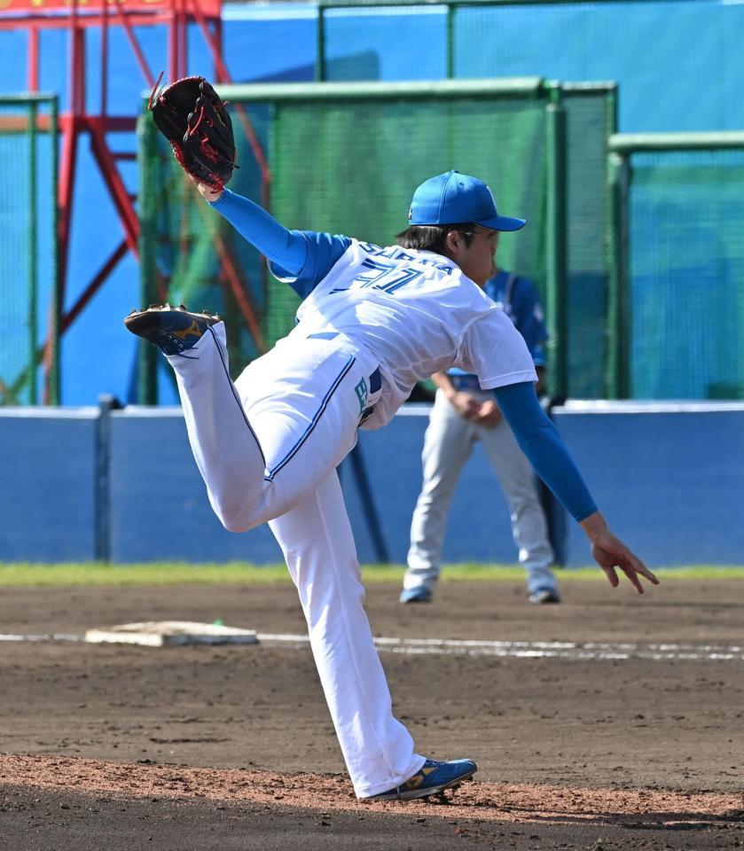 ４回１イニングを抑えきった柴田（撮影・持木克友）